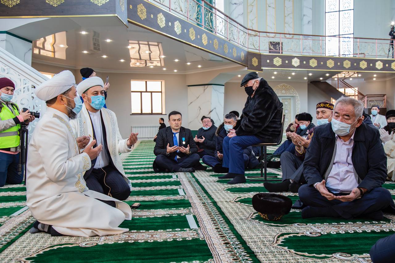 1616750233132343.jpg photo5399955982492218151.jpg