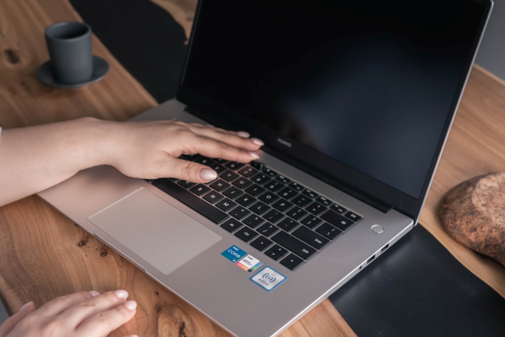 1652266728166209.jpg MateBook.jpg