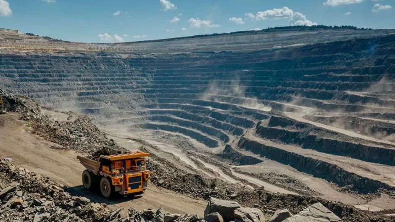 1677833586410425.jpg 331531152_866819904391507_1520915443678853645_n.jpg