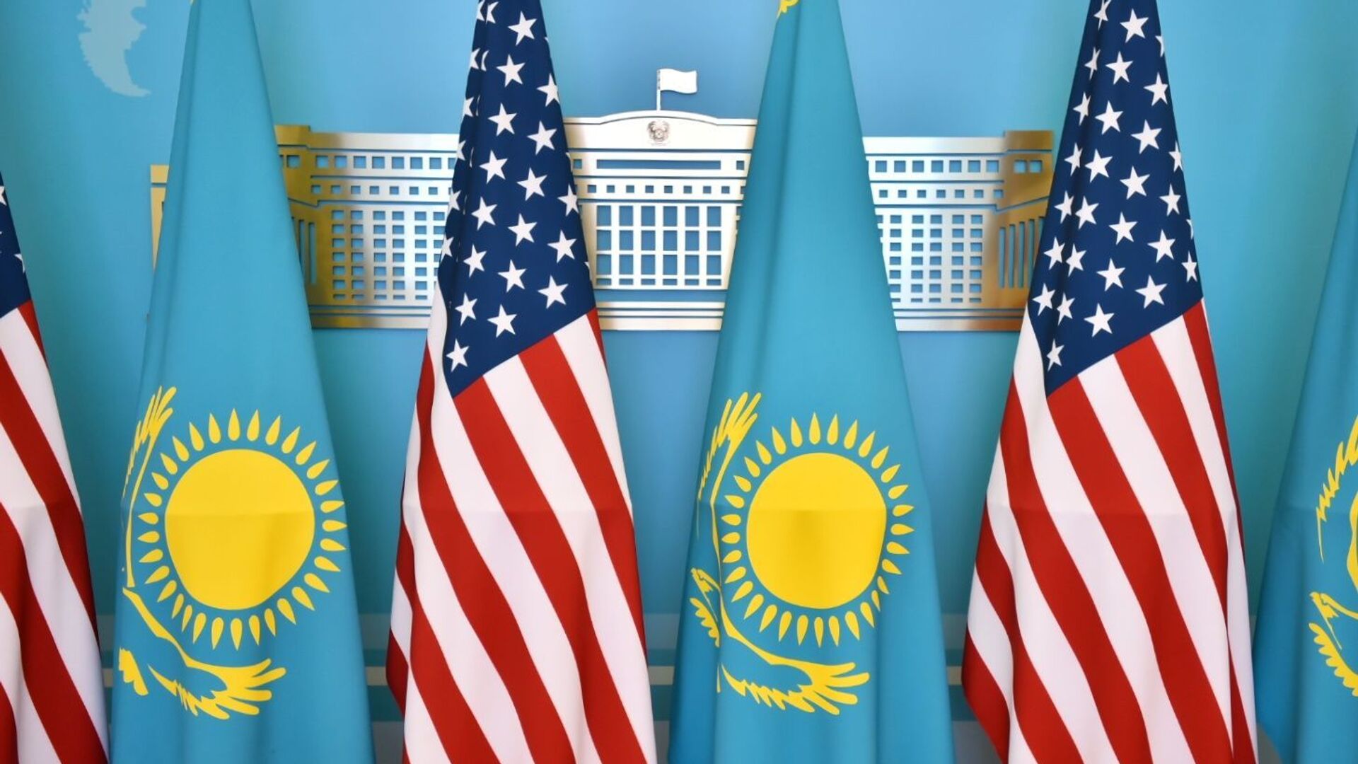 Казахстан и США договорились сотрудничать для снижения последствий от  санкций - 24.12.2021, Sputnik Казахстан