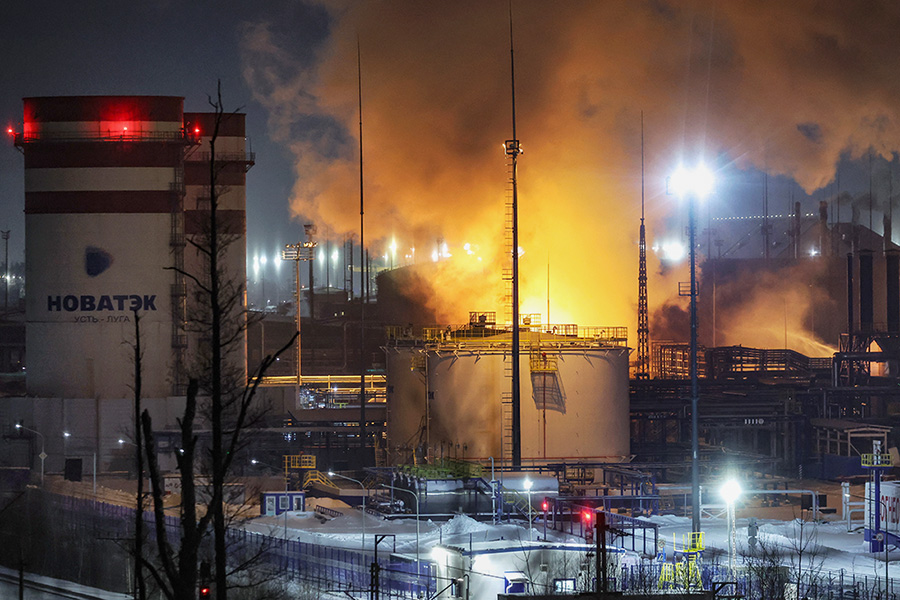 Внеплановые остановки НПЗ не сказались на экспорте бензина по морю — РБК