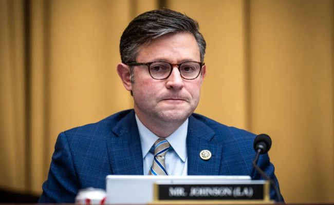 Междусобойчик в Мар-а-Лаго: спикер Джонсон подался за охранной грамотой. Новости США. Новости. Новости сегодня — EADaily