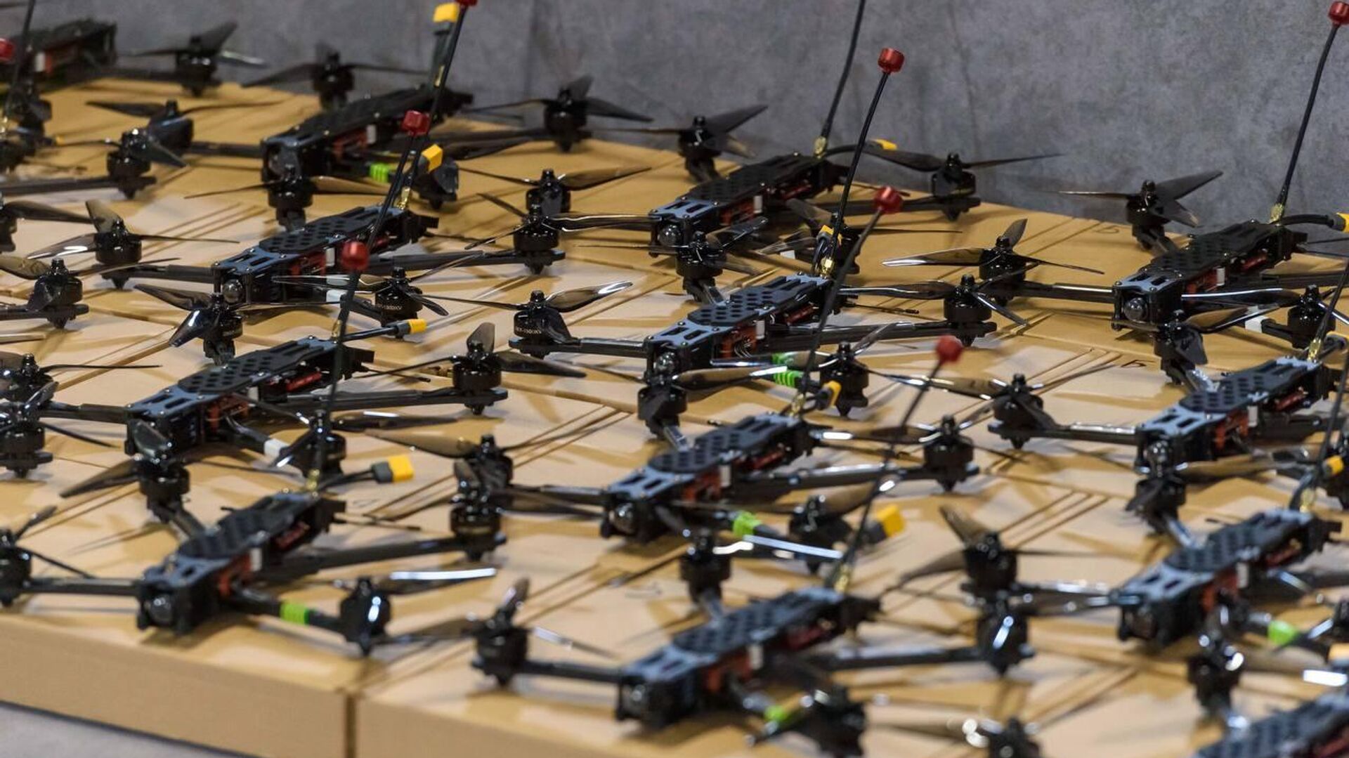 Вопрос жизни и смерти для России, рой дронов с искином, обстрелы. Главное на Украине на 13:00 18 февраля - 18.02.2024 Украина.ру