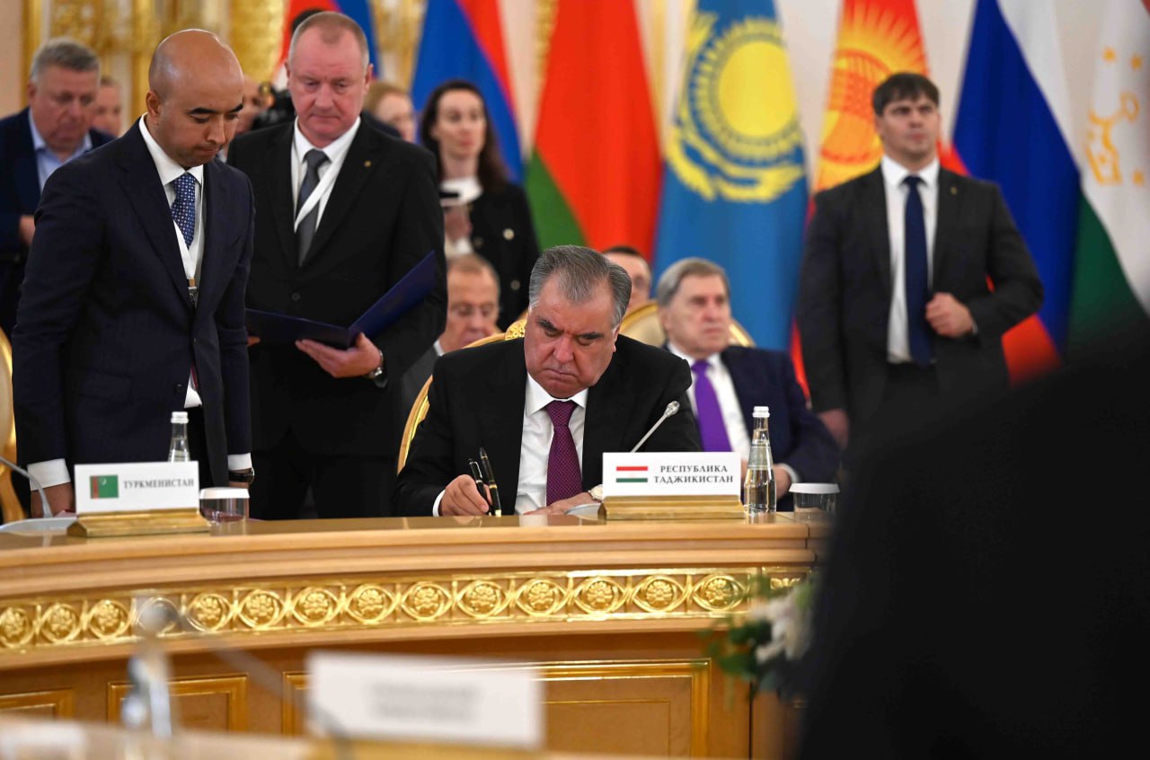 1728468426486165.jpg 1728468426486165.jpg