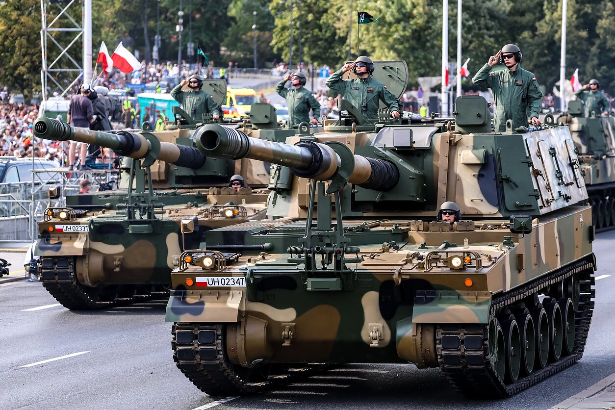 Поляки, проснитесь!» Польша строит самую сильную армию в Европе - LRT