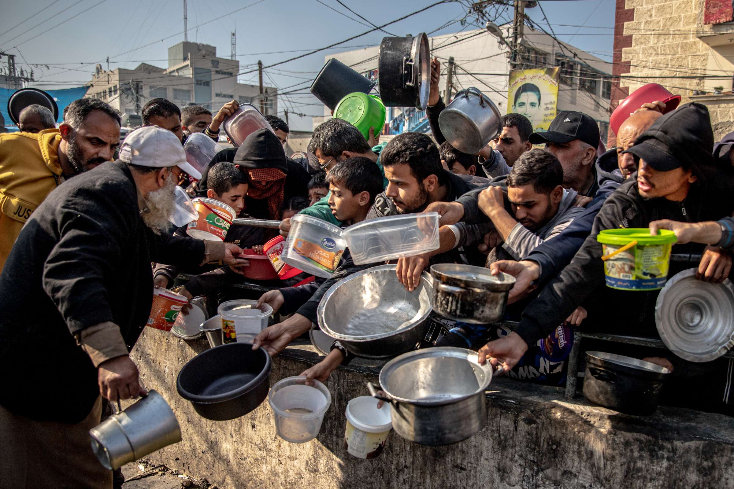 food-distribution-al-shaboura-camp.jpg