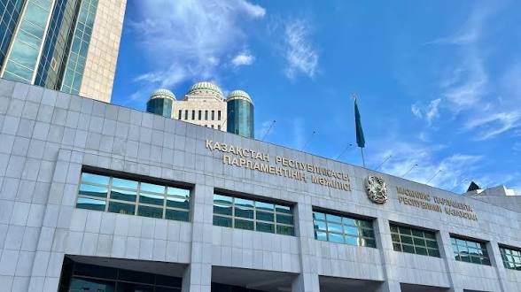 Адамгершілік актісі: Сенат рақымшылық туралы заңды мақұлдады